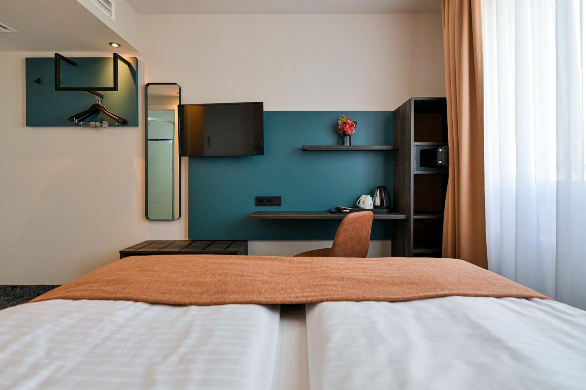 Deluxe Single Room