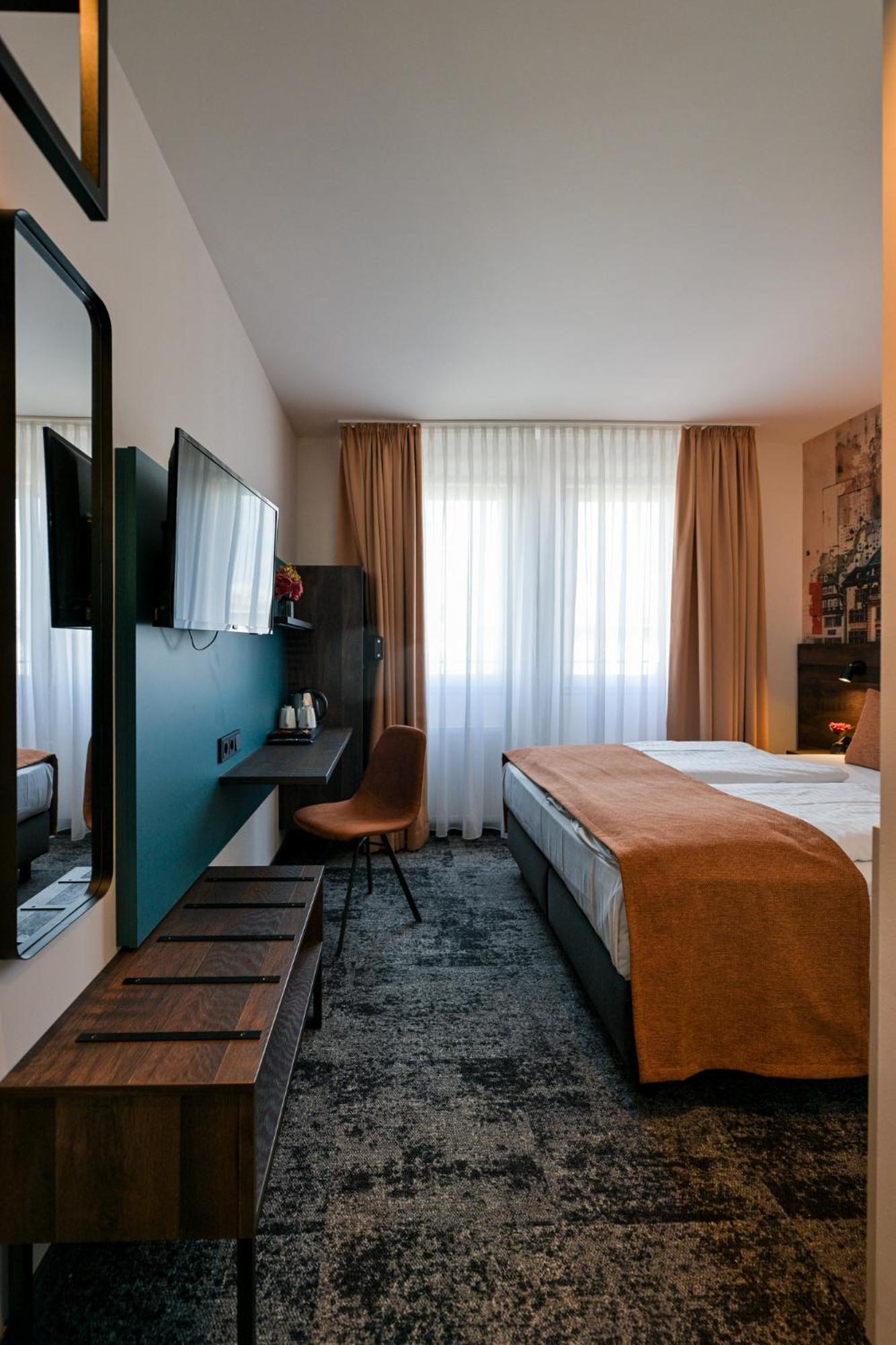 Deluxe Single Room