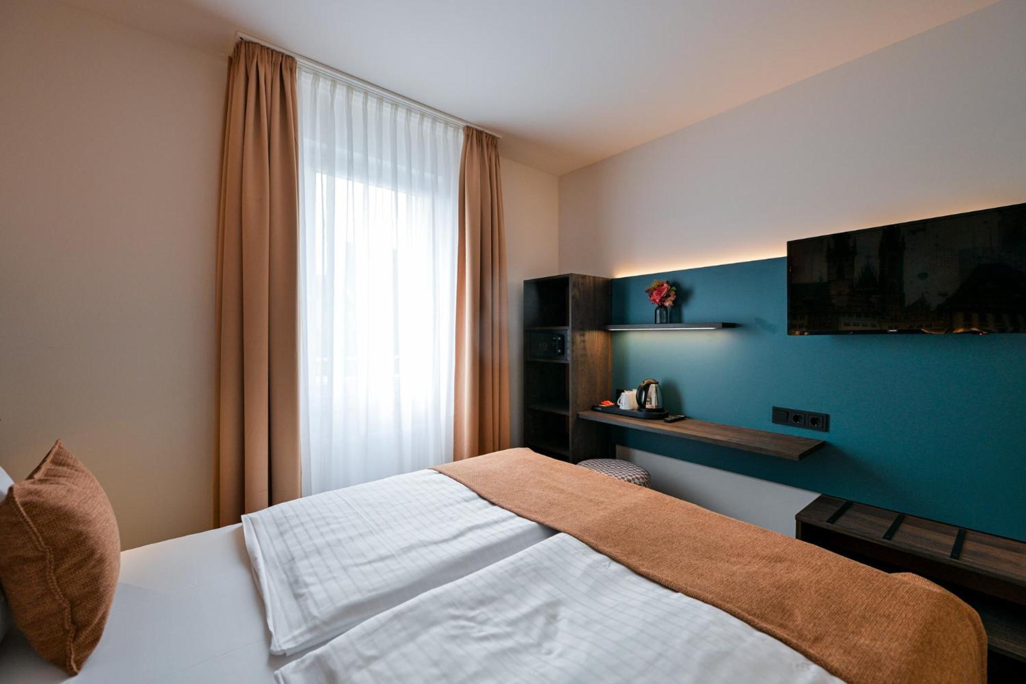 Deluxe Single Room